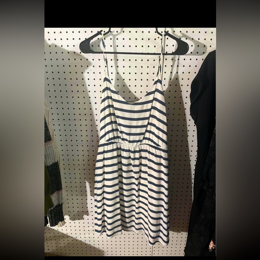 Lauren Conrad sundress with pockets! Blue and white.